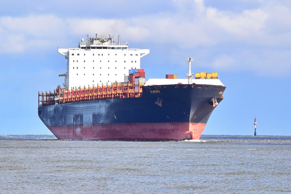 EUROPE , Containerschiff , IMO 9285988 , Baujahr 2004 , 334 x 42.93 m , 8468 TEU , 05.06.2020 , Cuxhaven