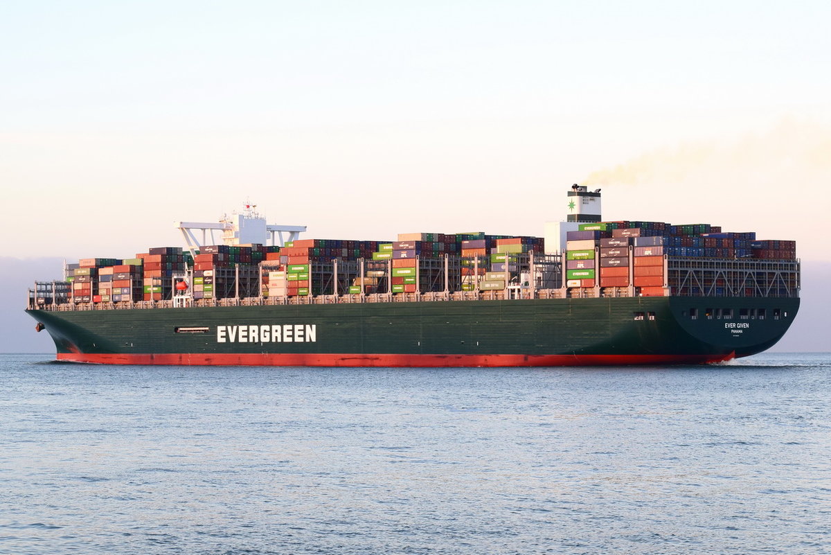 EVER GIVEN , Containerschiff , IMO 9811000 , Baujahr 2018 , 400 × 59m , 20388 TEU , 08.11.2018 Cuxhaven