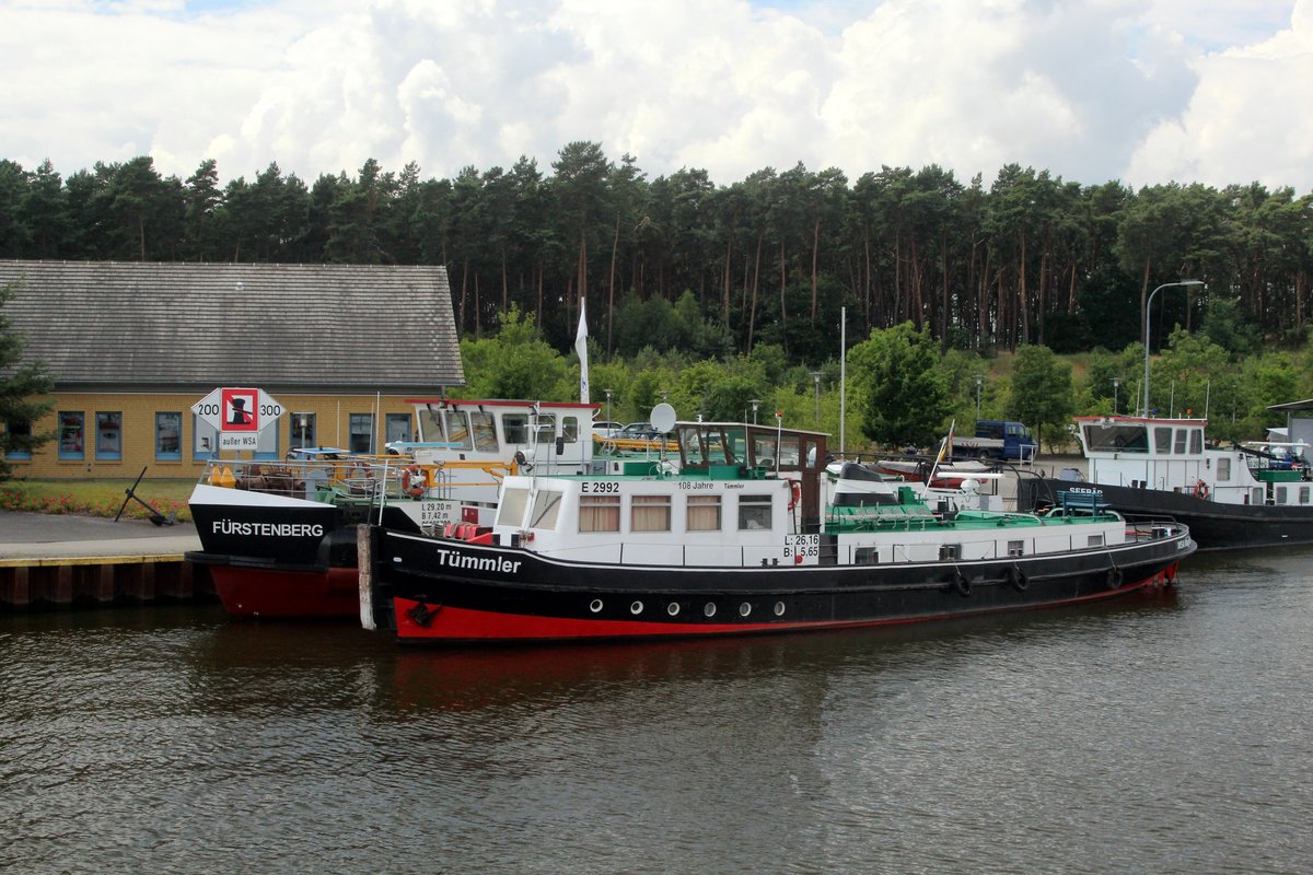 Ex-Eisbrecher Tümmler (05029920 / E 2992 , 26,16 x 5,65m) lag im 30.06.2014 neben dem EB Fürstenberg (05035700) an der Aussenstelle Niegripp / Bauhof Hohenwarthe vom WSA Magdeburg.