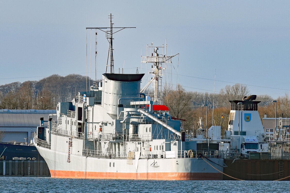 ex KÖLN am 28.01.2022 bei Neustadt/Holstein. Das Schiff war von 1961 bis 1982 als Fregatte der Bundesmarine im Einsatz (Typschiff der Klasse F 120, auch als  Köln-Klasse  bezeichnet)