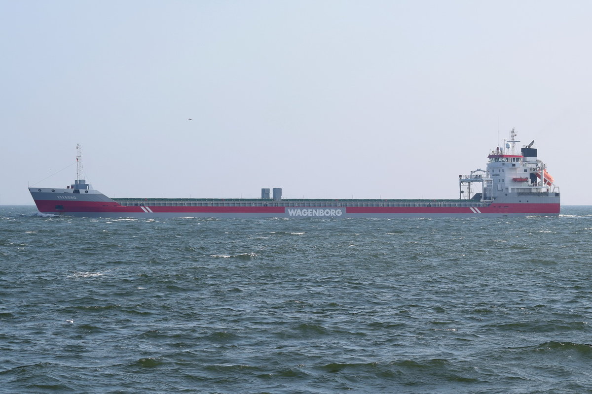 EXEBORG , General Cargo , IMO 9650482 , Baujahr 2013 , 144.56m × 15.87m ,  bei der Alten Liebe Cuxhaven am 06.09.2018 