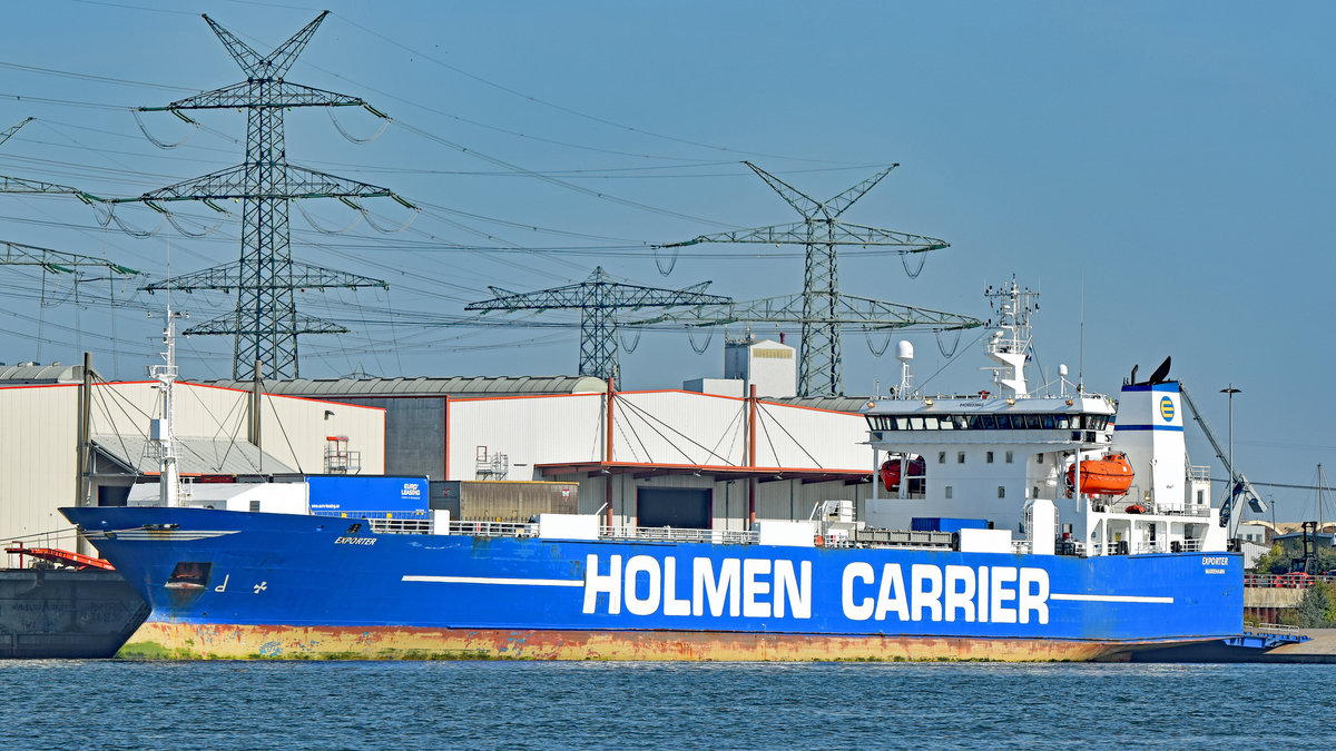 EXPORTER (IMO 8820860), Holmen Carrier, am 6.10.2018 im Hafen von Lübeck