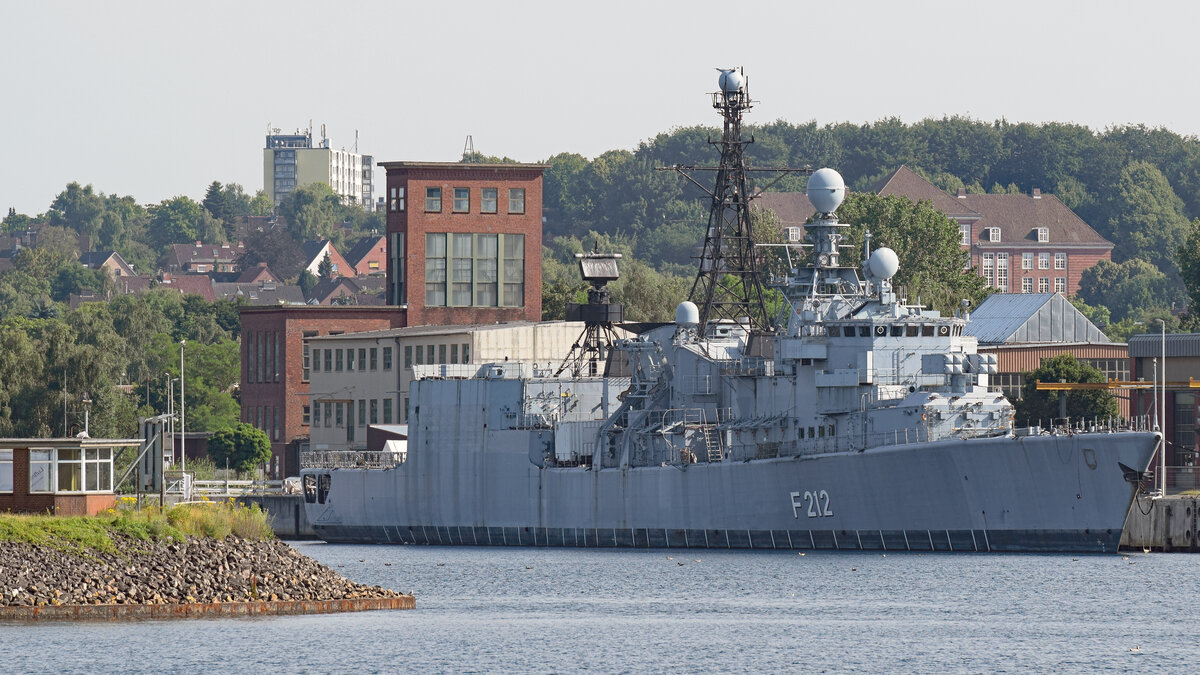 F 212 am 24.07.2021 im Hafen von Kiel