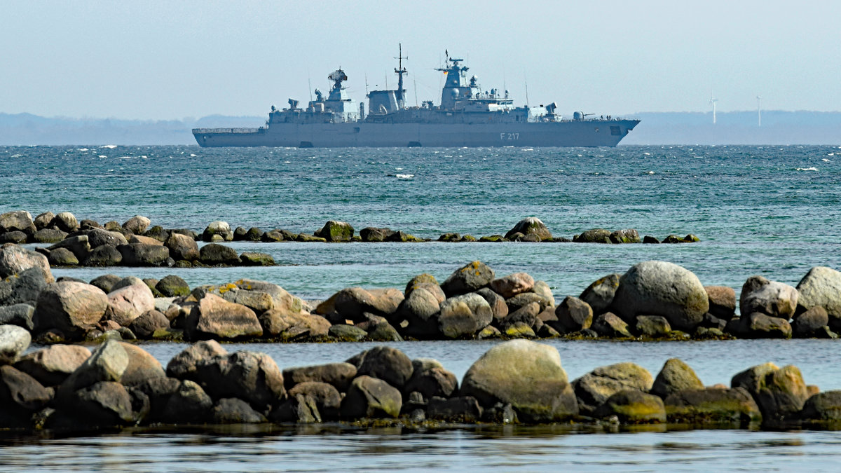 F 217 - Fregatte  BAYERN  der Deutschen Marine am 28.04.2021 in der Ostsee vor Neustadt / Holstein