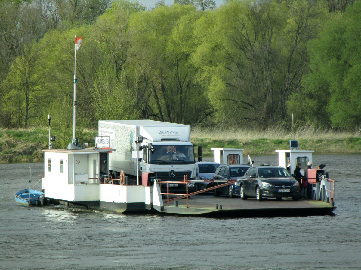 Fähre Aken/Elbe am 10.04.2017 , vom südlichem Ufer aufgenommen. 