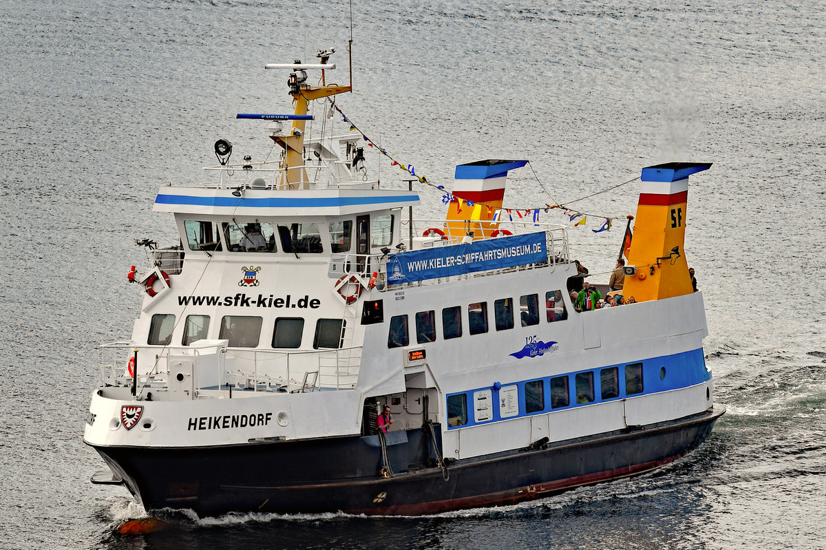 Fährschiff HEIKENDORF (IMO 8308733) am 23.8.2016 auf der Kieler Förde. Das Fahrzeug gehört zur Schlepp- und Fährgesellschaft Kiel (SFK). Lüa 32,9 m, B 7,9 m, Tg 2,2 m