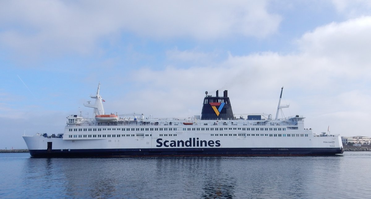 Fährschiff Prins Joachim der Reederei Scandlines ausgehend Rostock nach Gedser am 19.03.16