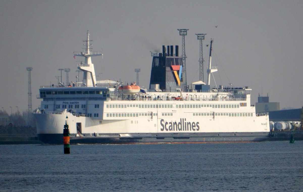 Fährschiff Prins Joachim der Reederei Scandlines ausgehend Rostock nach Gedser am 19.03.16