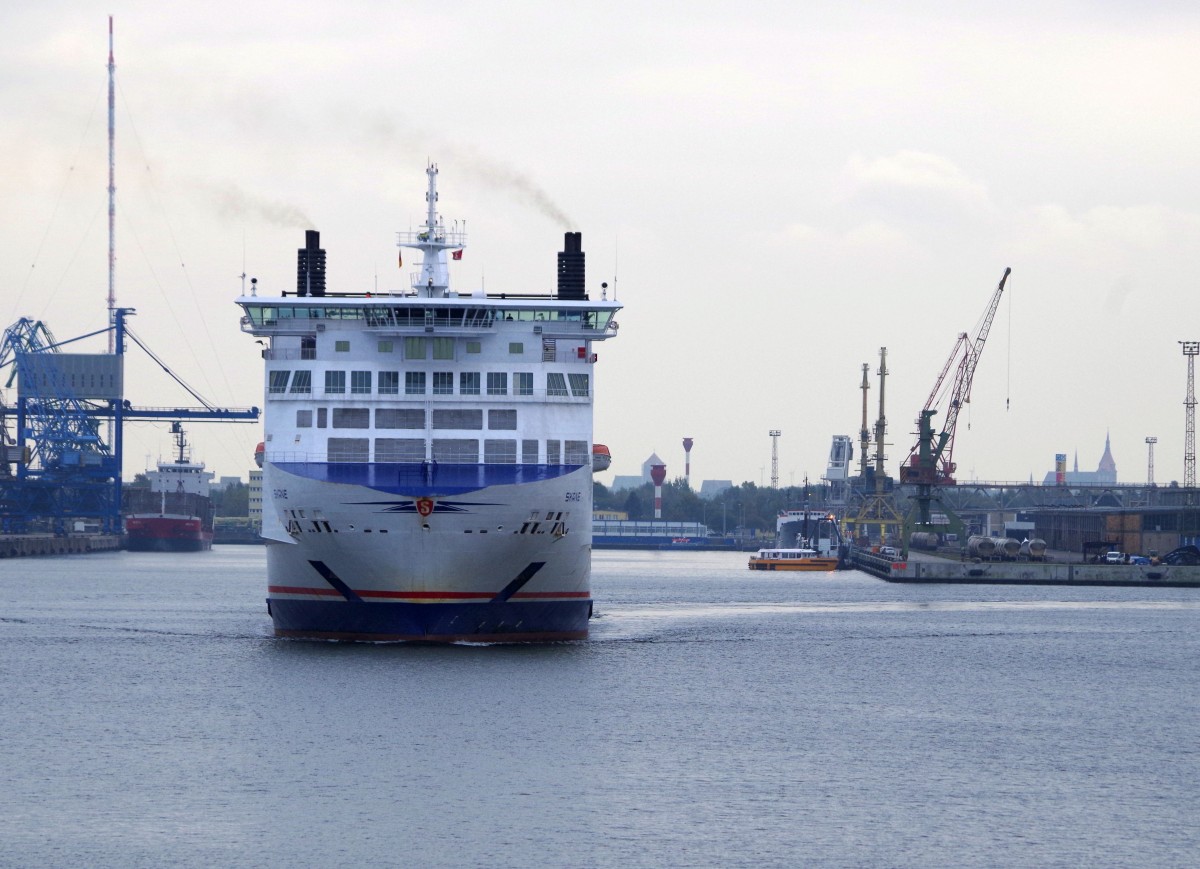 Fährschiff  Skane  der Stena Line am 17.10.14 auslaufend Rostock gen Trelleborg.