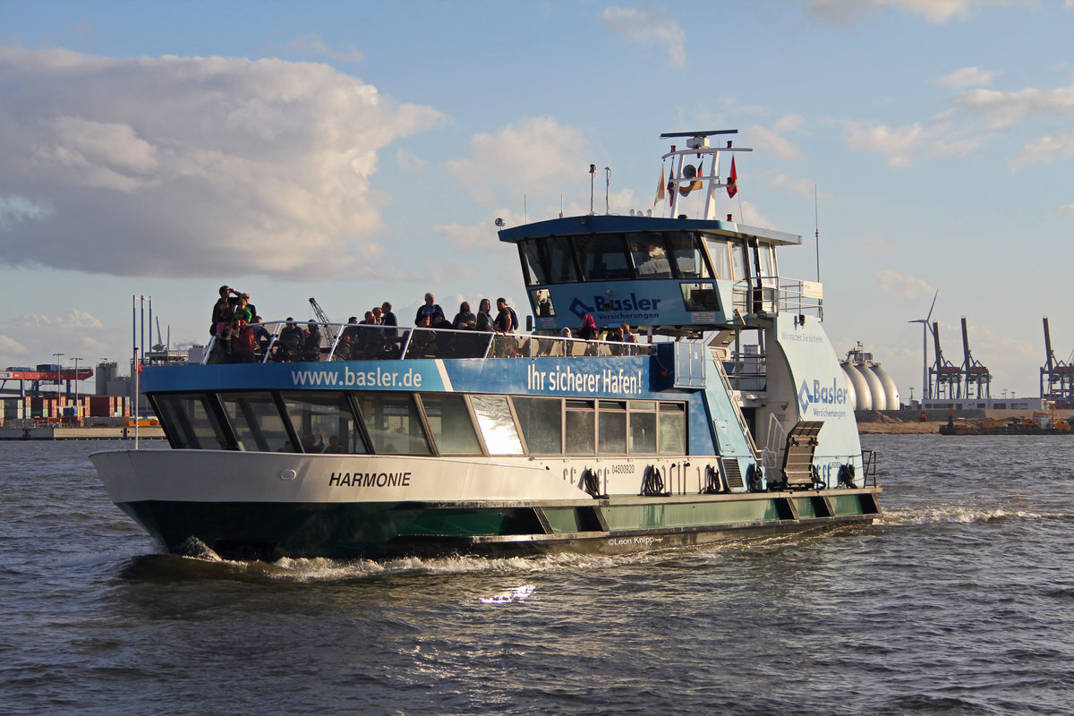 Fährschiff Typ 2000  Harmonie  am 17.8.16 in Neumühlen