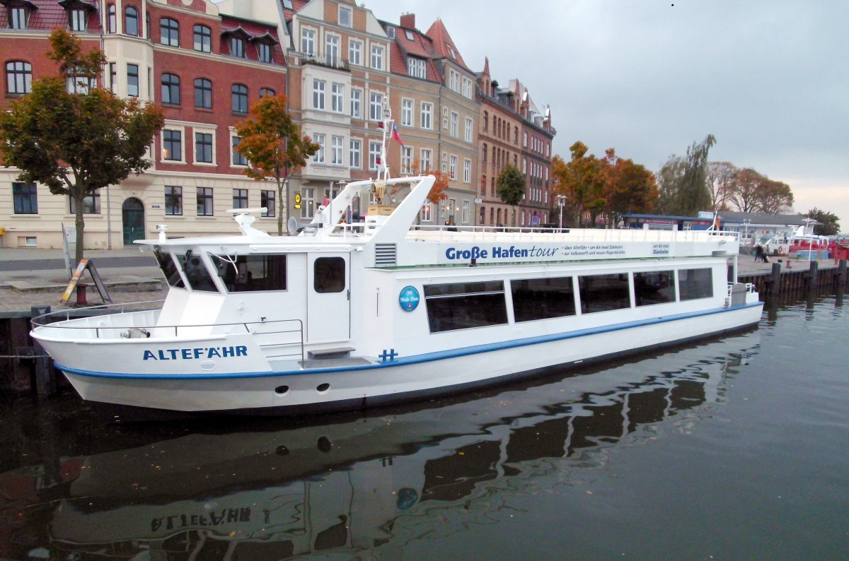 Fahrgastschiff  Altefhr  am 13.10.13 in Stralsund