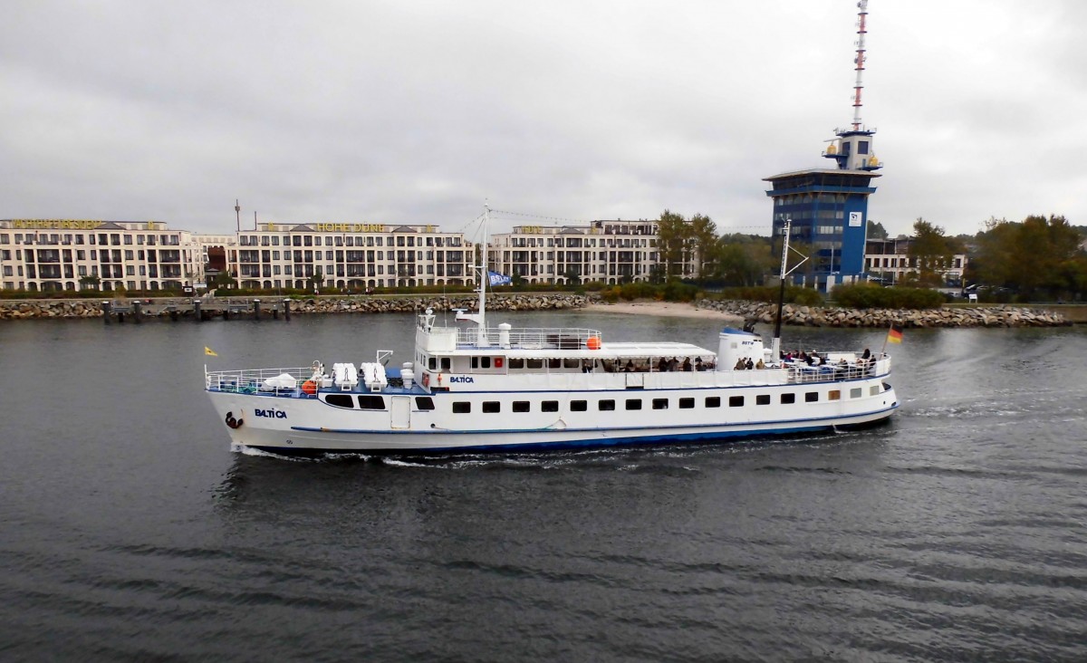 Fahrgastschiff  Baltica  am 16.10.13 in Rostock