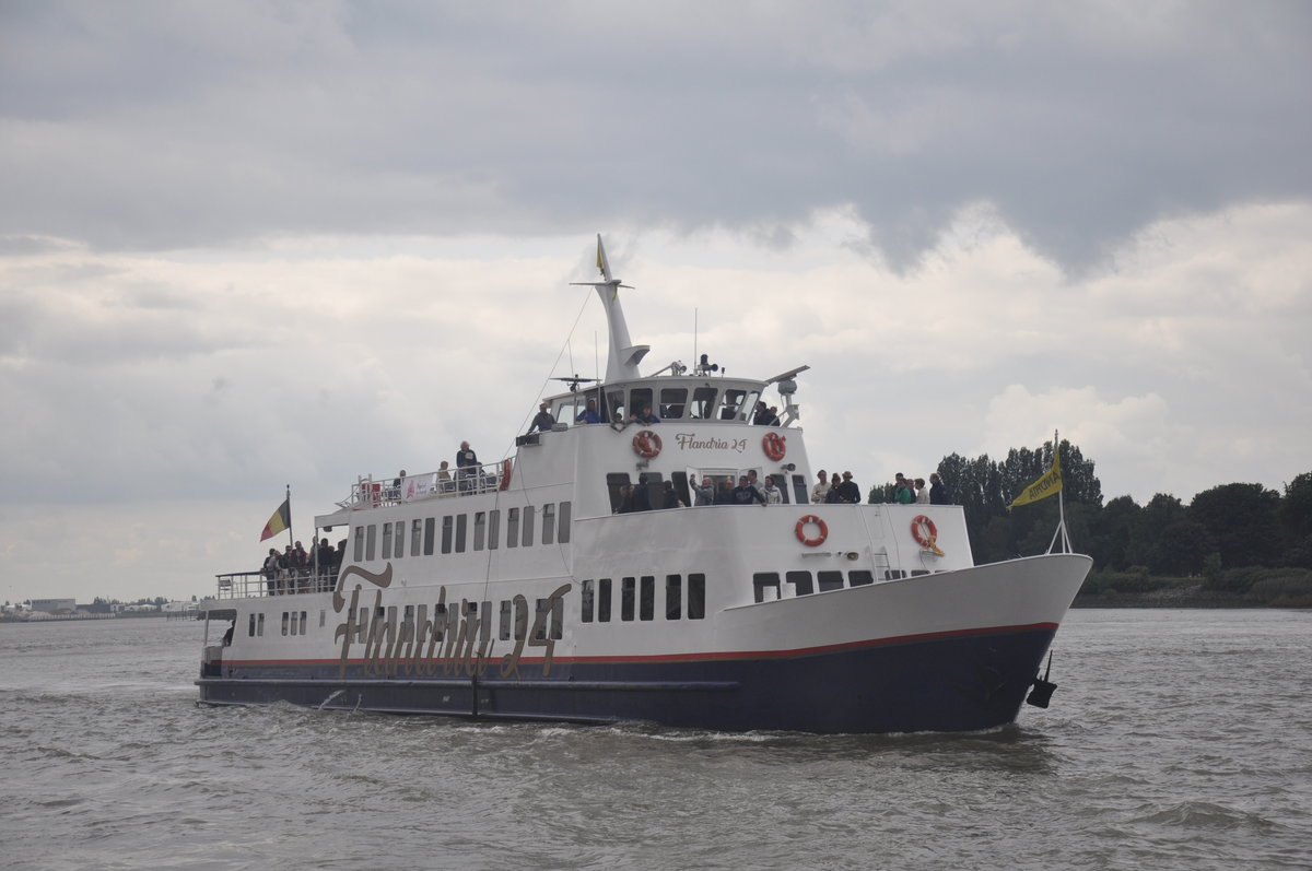 Fahrgastschiff Flandria 24 aufgenommen 20.08.2017 am Schelde in Antwerpen