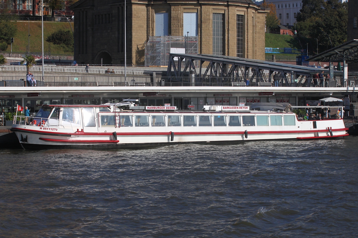 Fahrgastschiff HAMBURGER DEERN (ENI 05111270); Datum: 13.10.2025; Aufnahmeort: Elbe/Hafen Hamburg, Deutschland.