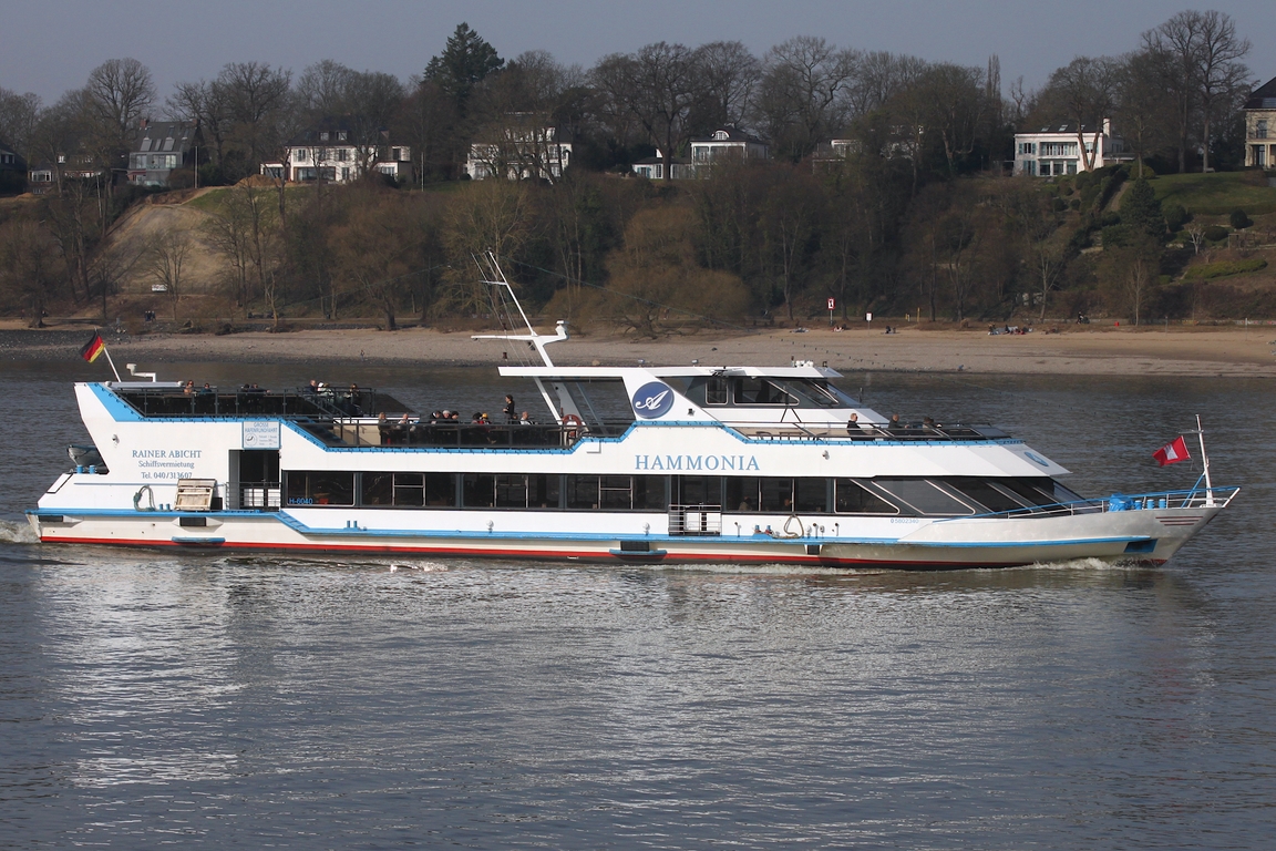 Fahrgastschiff HAMMONIA (ENI 05802340); Eigner/Betreiber: Reederei Rainer Abicht; Datum: 07.03.2026; Aufnahmeort: Elbe/Hafen Hamburg, Deutschland.