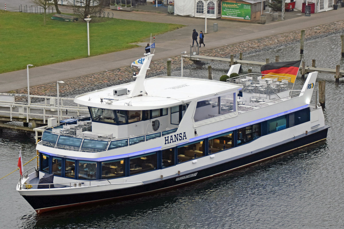 Fahrgastschiff HANSA am 22.12.2019 im Hafen von Lübeck-Travemünde