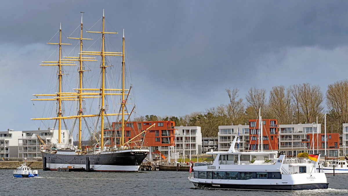 Fahrgastschiff HANSA ( Hanseschifffahrt ) am 09.04.2022 im Hafen von Lübeck-Travemünde