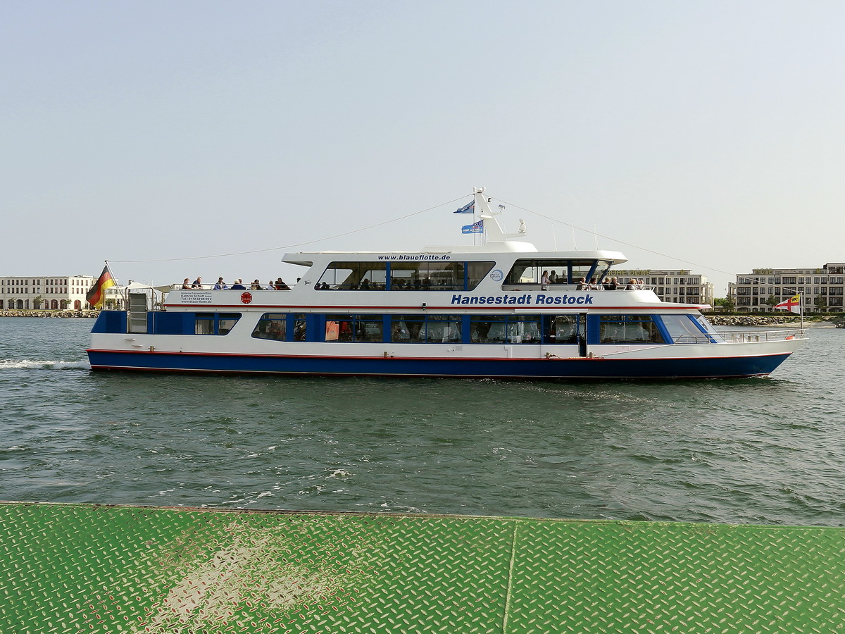 Fahrgastschiff Hansestadt Rostock der blauen Flotte in Warnemünde auf der Unterwarnow am  29. August 2018.