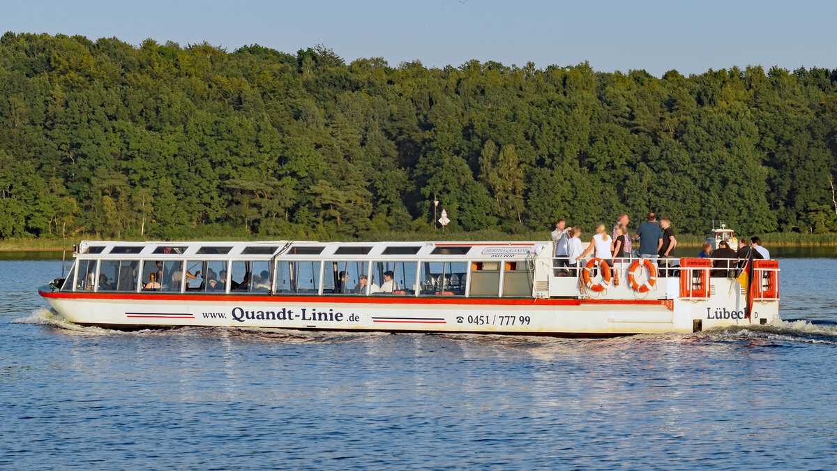 Fahrgastschiff HERTHA QUANDT (Quandt-Linie) am 9.9.2021 auf der Trave unweit Dummersdorfer Ufer