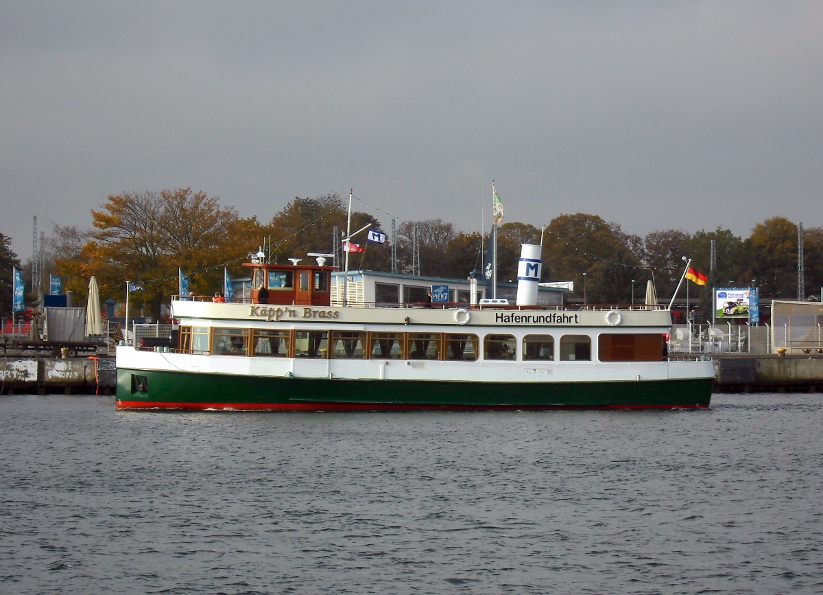 Fahrgastschiff  Kppn Brass  am 17.10.13 in Rostock