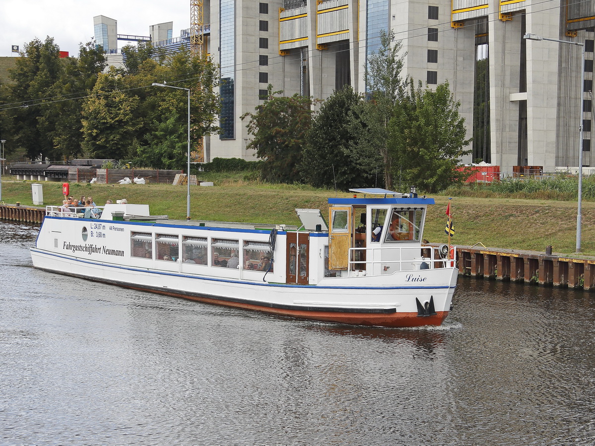 Fahrgastschiff Luise auf der Havel am 15. August 2018 nach der Ausfahrt aus dem Schiffshebewerk. 