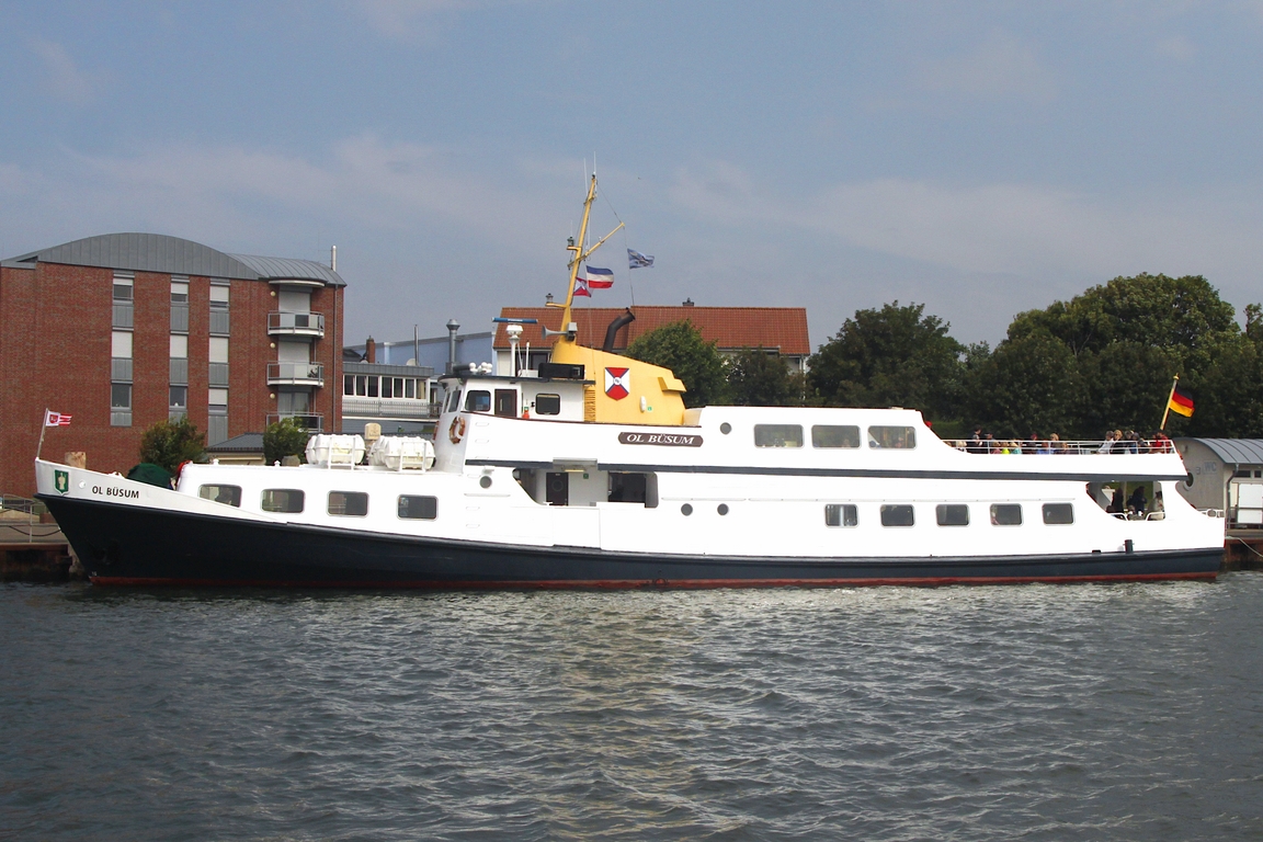Fahrgastschiff OL B�SUM (IMO 6618691); Datum: 25.07.2026; Aufnahmeort: Nordsee/Hafen B�sum, Deutschland.  (Int. Suchbegriff: OL BUESUM )