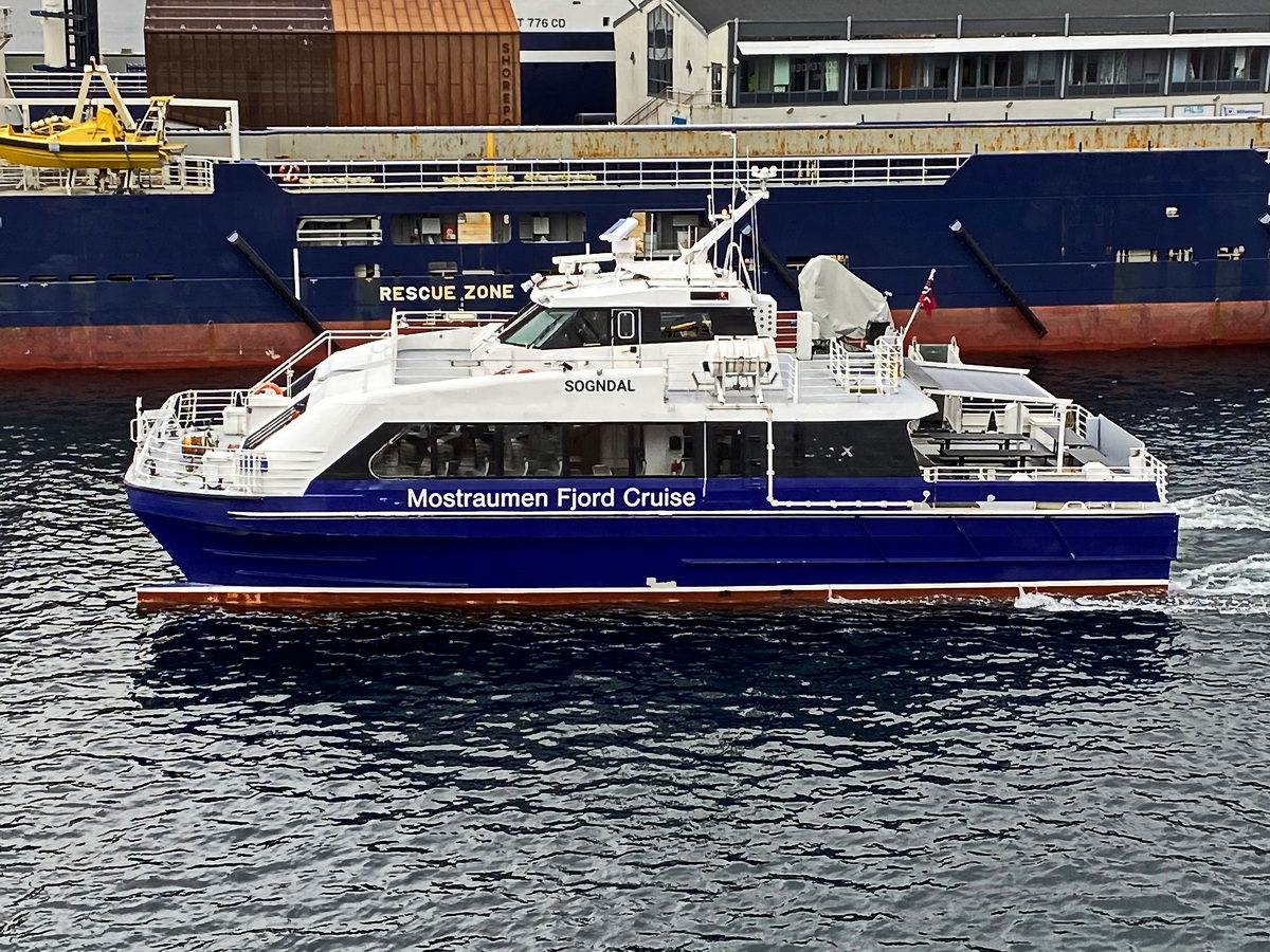 Fahrgastschiff Sogndal der Mostraumen Fjord Cruise am 28. Februar 2024 im Hafen von  Bergen.