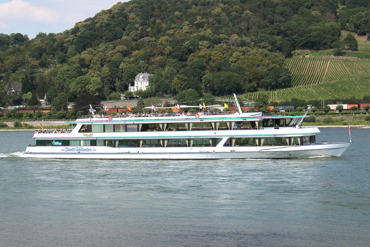 Fahrgastschiff STADT VALLENDAR, ENI 02324262, rheinaufwärts bei Königswinter am 22.07.2020.