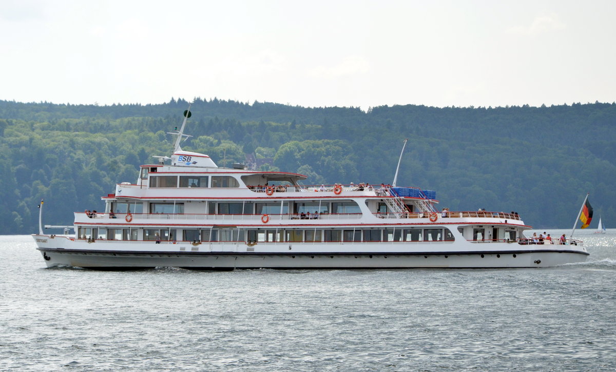 Fahrgastschiff  Stuttgart auf dem Bodensee nach dem ablegen von Überlingen am 12.06.2017.