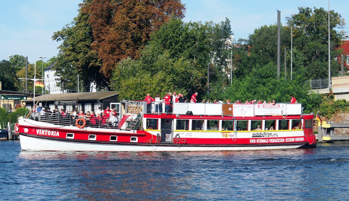 Fahrgastschiff Victoria beim Zusammenfluß der Dahme und Spree in Köpenick Berlin am 09.09.2018.