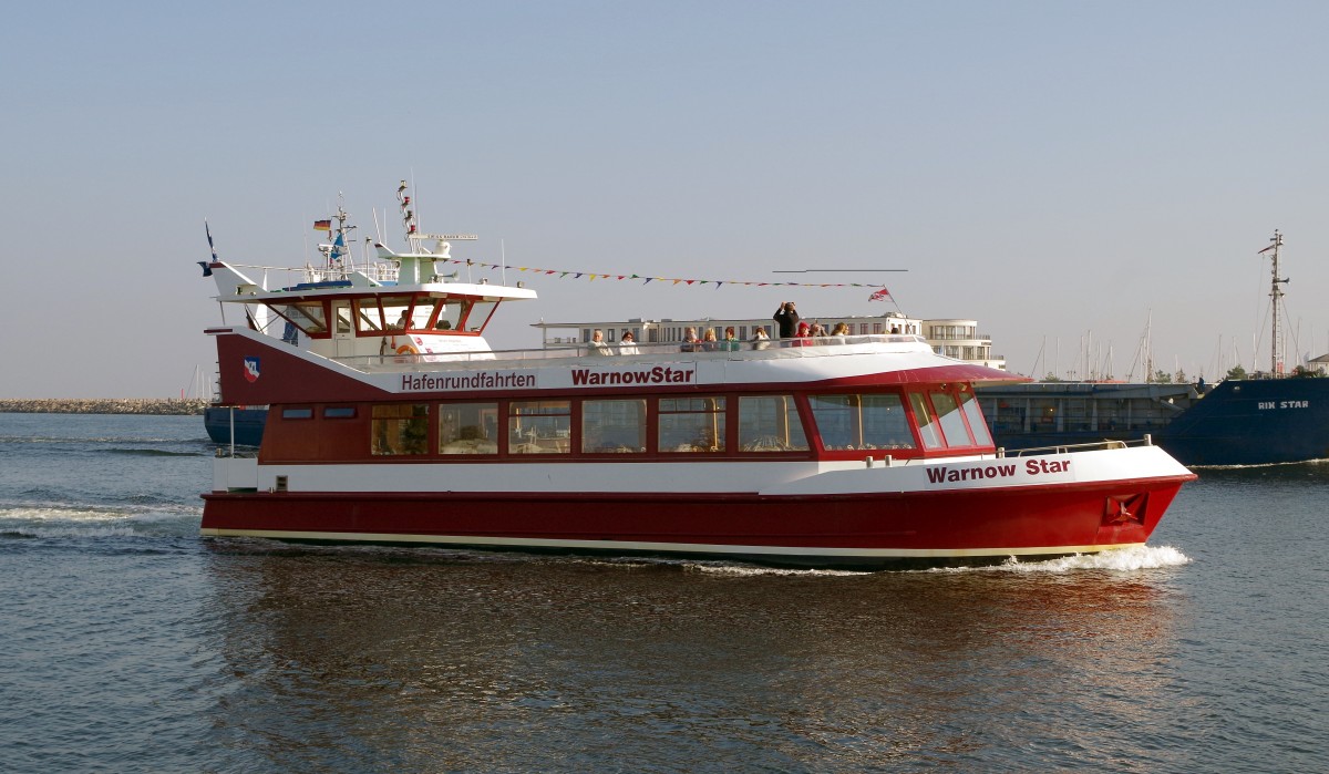 Fahrgastschiff  Warnowstar  am 05.10.14 in Rostock.