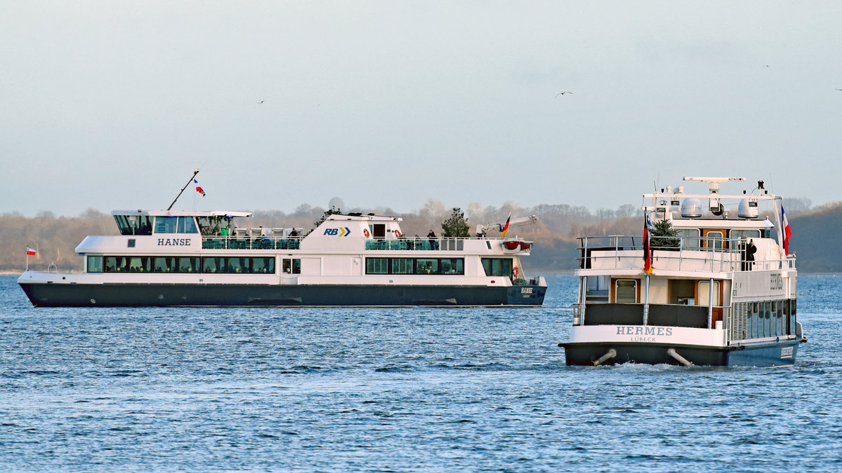 Fahrgastschiffe HANSE (links) und HERMES (rechts) am 30.12.2018 im Hafen von Lübeck-Travemünde