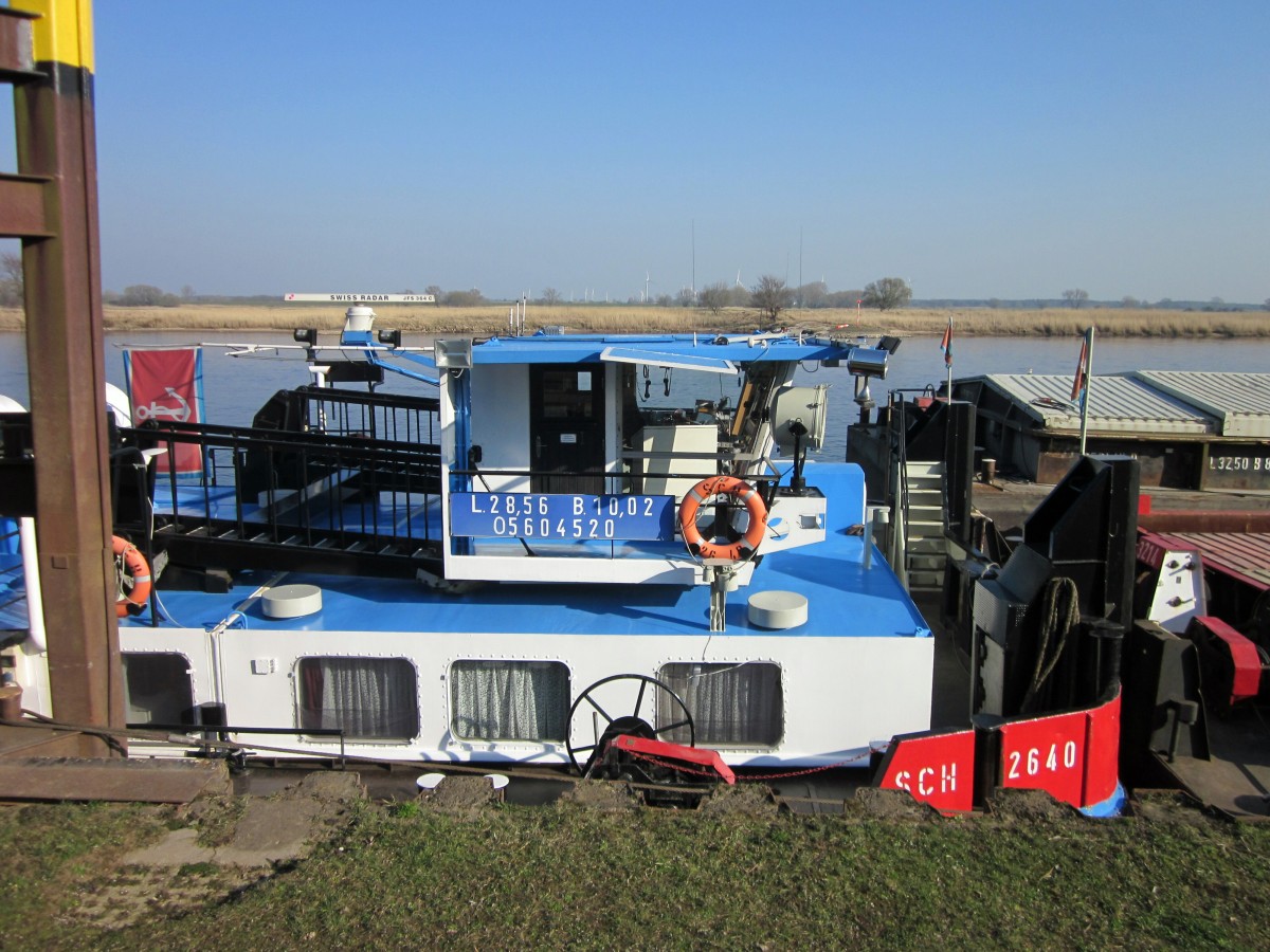 Fahrstand vom Schubboot Sch 2640 (05604520) am 13.03.2014 in Tangermünde.