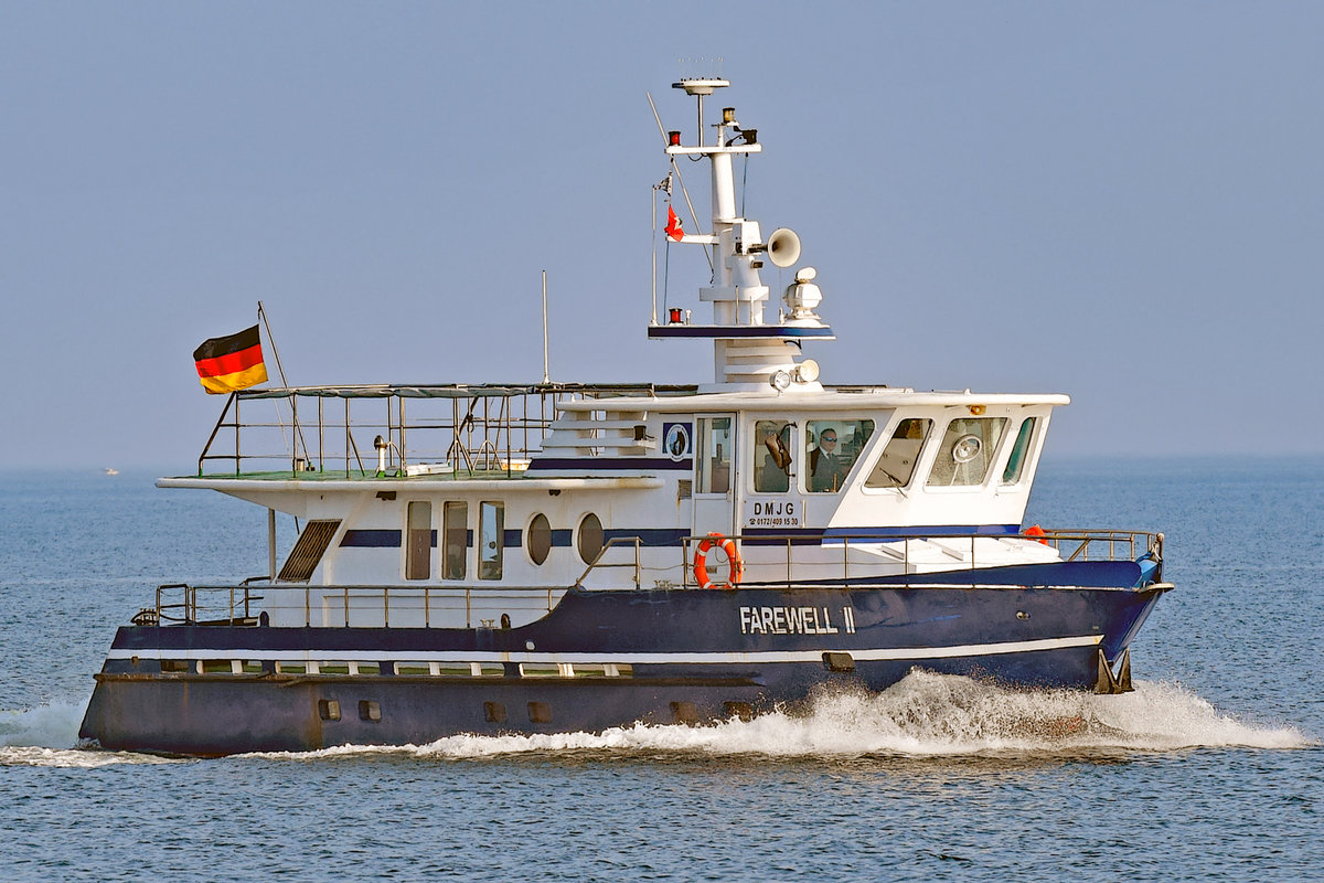 FAREWELL II kehrt nach einer Seebestattung zurück nach Lübeck-Travemünde. Aufnahme vom 17.2.2019