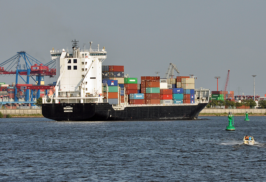 Feederschiff  Reinbek  auf der Elbe im Hamburger Hafen - 12.07.2013