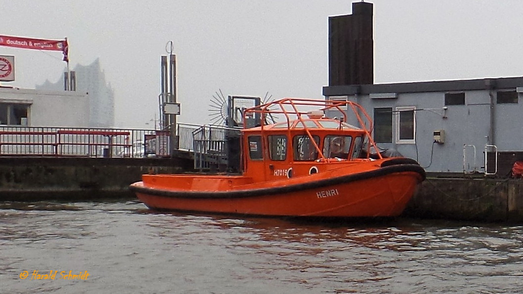 Festmacherboot HENRI (H 7019) am 16.7.2017, Hamburg, Elbe Innenkante Schlepperponton St. Pauli  /