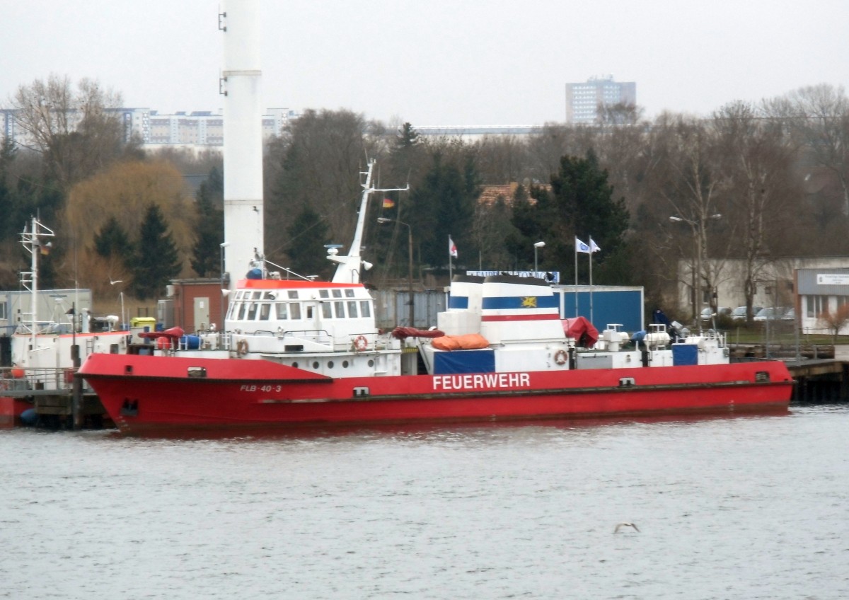 Feuerlöschboot  FLB 40-3  am 21.02.15 in Rostock.