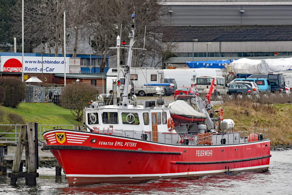 Feuerlöschboot SENATOR EMIL PETERS am 11.1.2020 bei der Feuerwache 4 in Lübeck