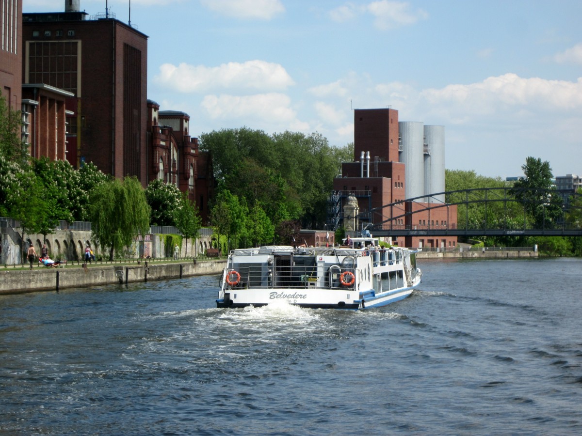 FGS Belvedere der Stern-u.Kreisschifffahrt am 29.04.2014 auf der Spree zu Berg zw. Caprivibrücke u. Siemenssteg in Berlin-Charlottenburg.