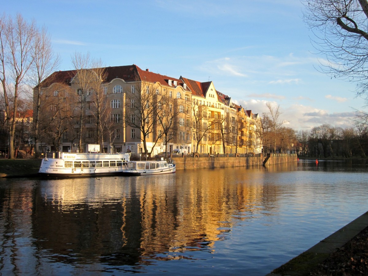 FGS Capt. Morgan und FGS Lord an ihrer Winter-Ruhestätte in Bln.-Charlottenburg am 16.02.2014.