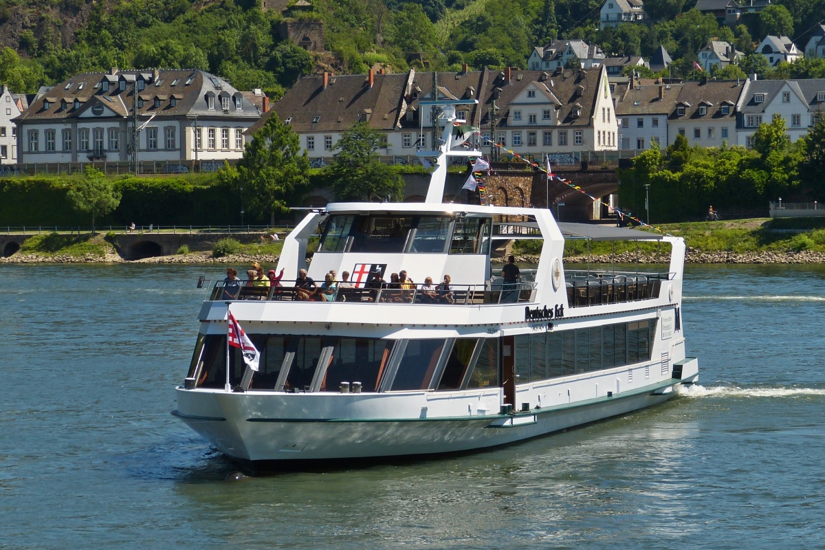 FGS Deutsches Eck, ENI 04607740; macht Kehr auf dem Rhein bei Koblenz. 06.2022