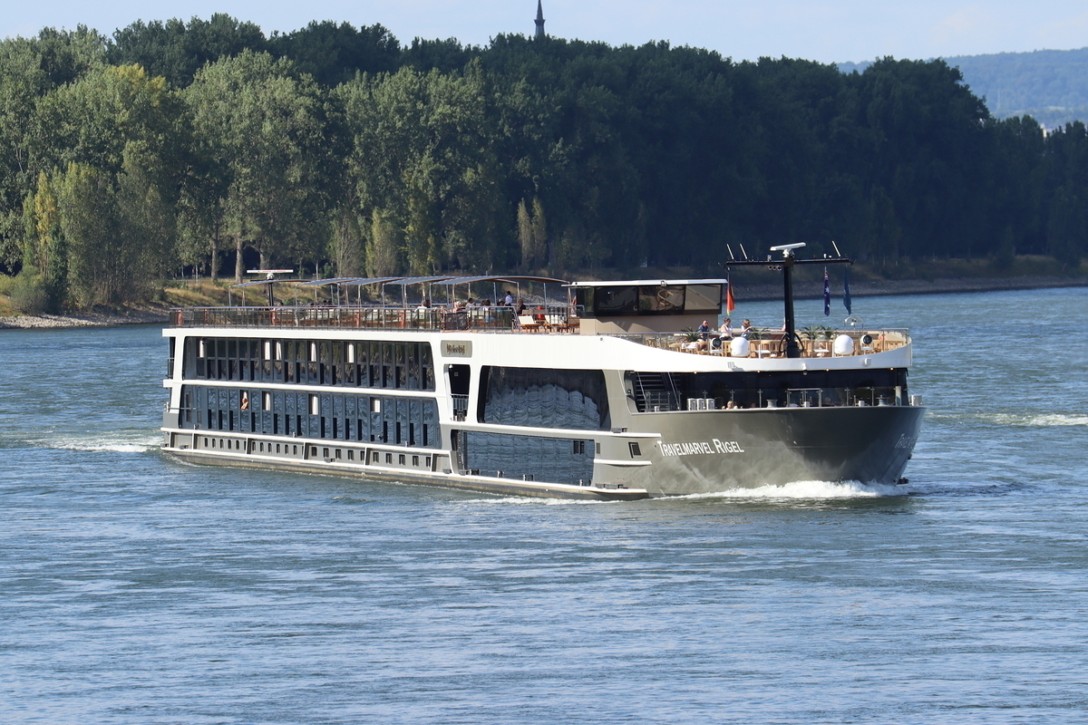 FGS f�r Kreuzfahrten TRAVELMARVEL RIGEL ENI 02341029 Rheinaufw�rts bei Stolzenfels/Koblenz 21.7.2026