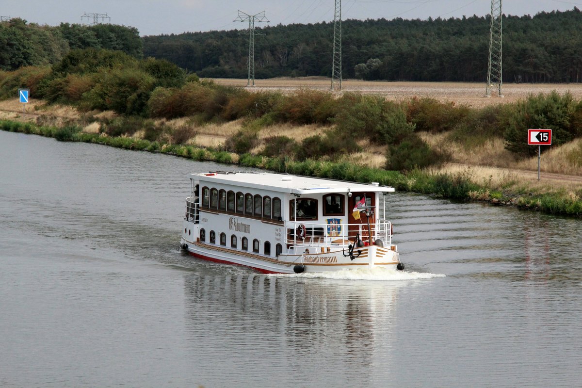 FGS Klabautermann (05802230 , 27 x 5,12m) am 28.08.2018 im Elbe-Havelkanal bei Niegripp mit Fahrtrichtung Doppelschleuse Hohenwarthe in Fahrt.