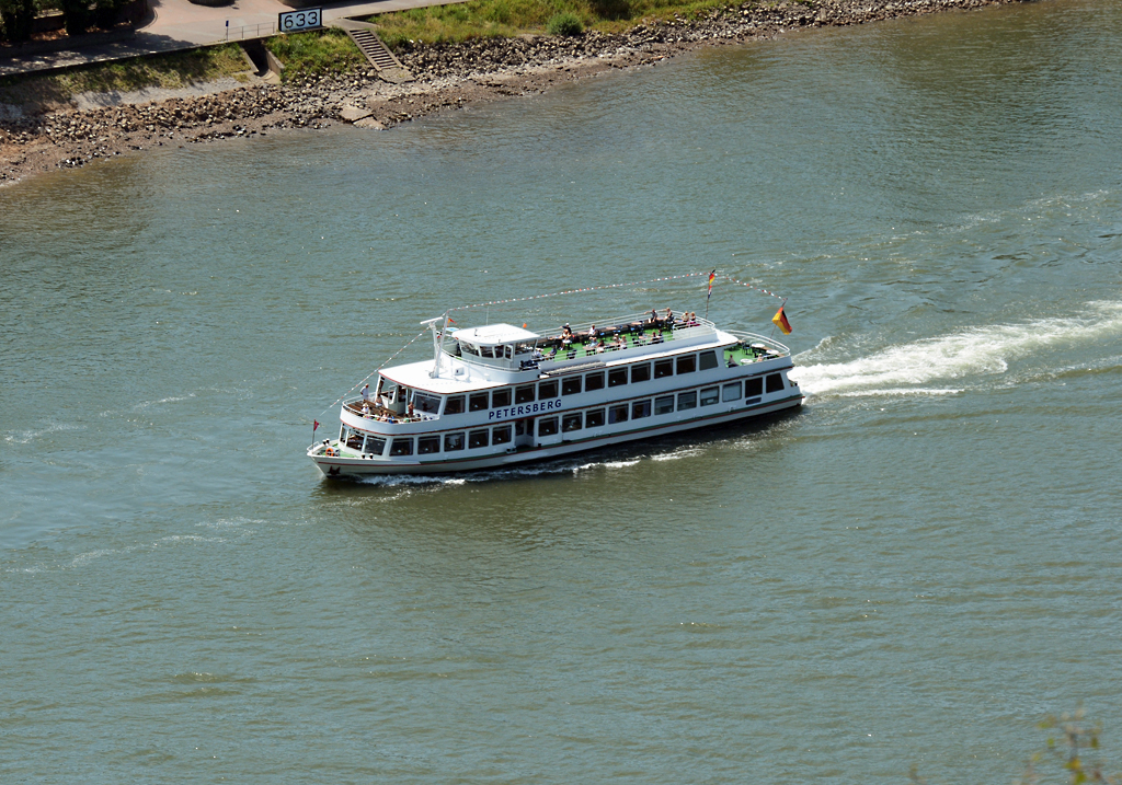 FGS  Petersberg  aus luftiger Höhe aufgenommen (Rheinfelsen Erpeler Ley), bei Remagen - 03.07.2014