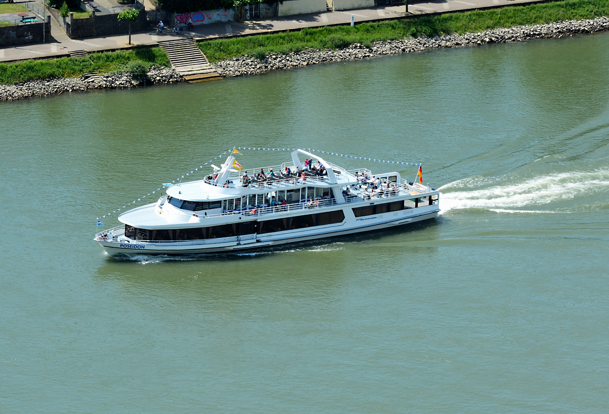 FGS  Poseidon  der  Bonner-Personen-Schifffahrt  auf dem Rhein bei Remagen - 17.06.2015