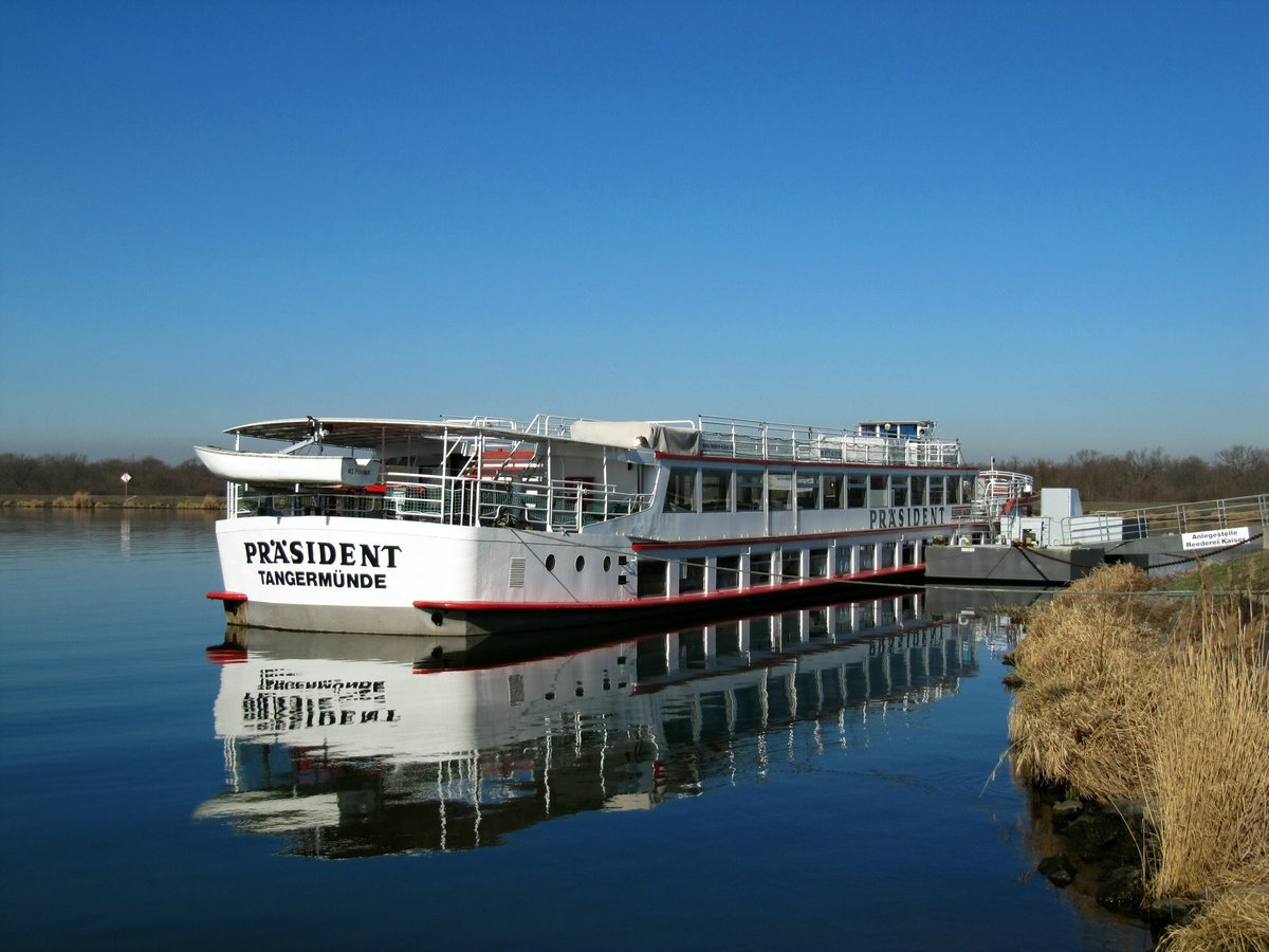 FGS Präsident (05600630 , 49,51 x 8,08m) , ein ex Berliner Dampfer , am 27.02.2019 an seinem Liegeplatz im Oberwasser des Schiffshebewerkes Rothensee.