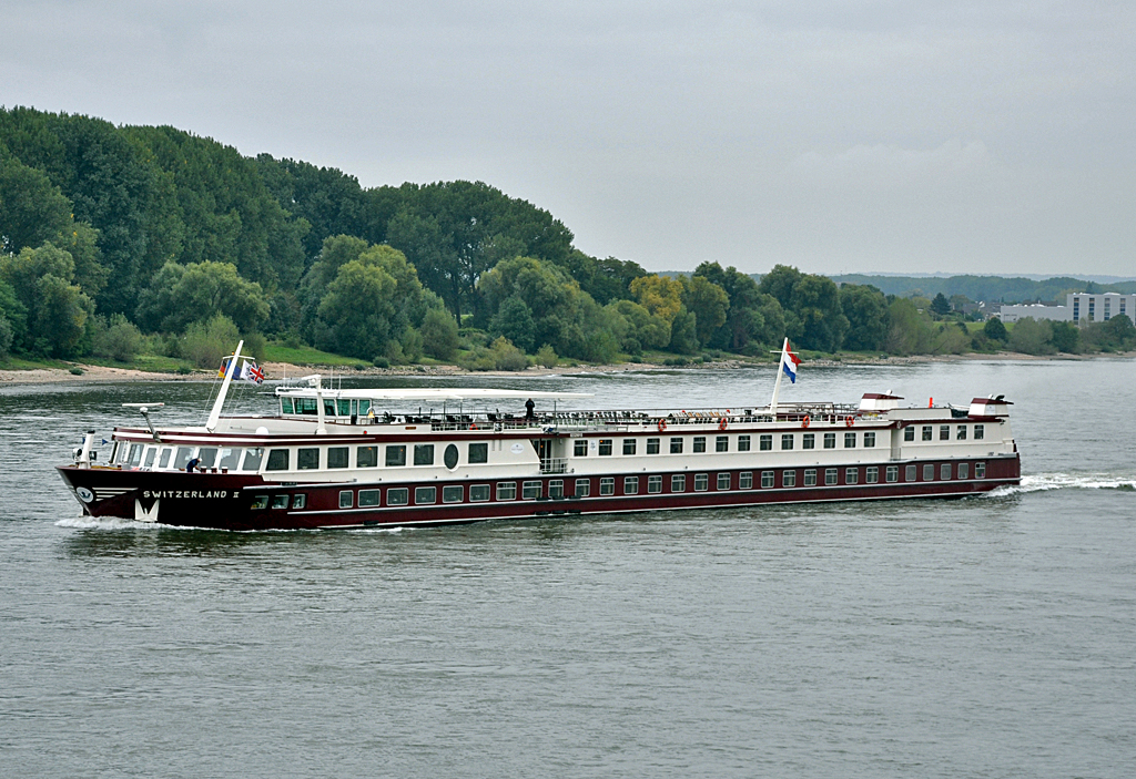 FGS  Switzerland II  auf dem Rhein bei Hersel - 06.10.2013