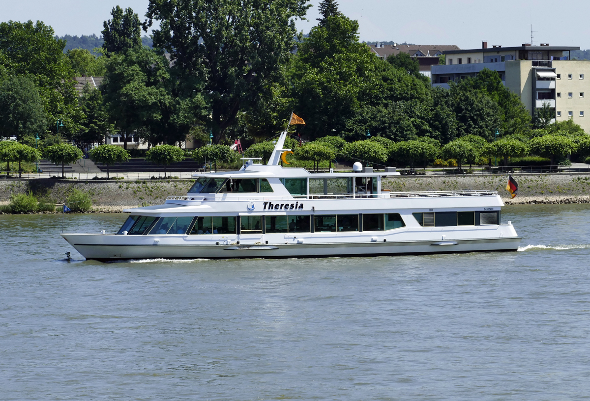 FGS  THERESIA  auf dem Rhein in Bonn - 06.06.2018