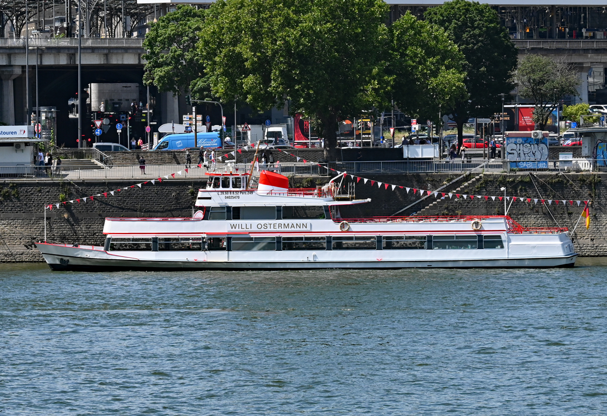 FGS WILLI OSTERMANN am Konrad-Adenauer-Ufer in Köln - 12.07.2022