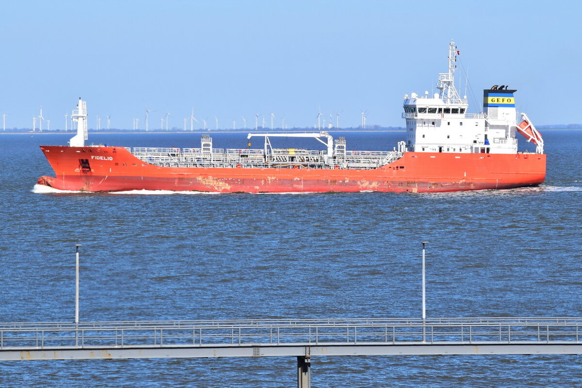 FIDELEO , Tanker , IMO 9684108 , 104.92 x 17.22 m , Baujahr 2014 , Cuxhaven , 17.04.2022